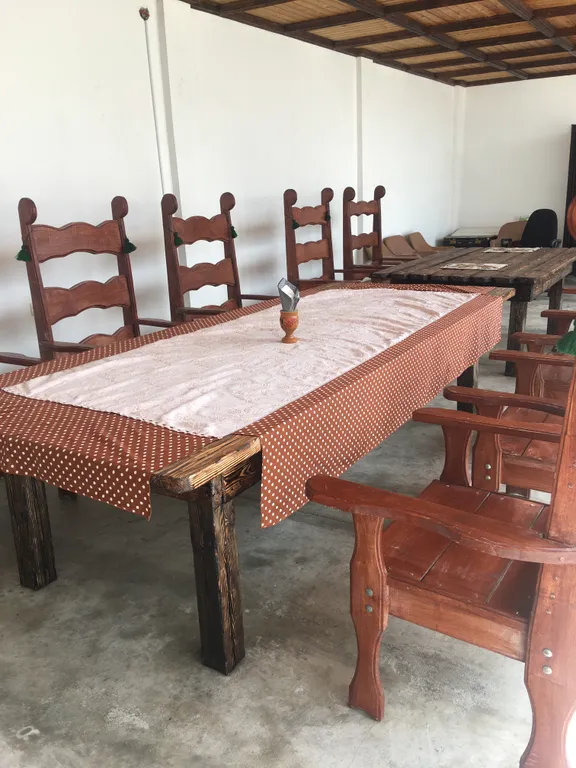 Большой уютный загородный дом с садом