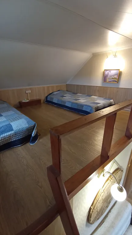 Дом на берегу реки