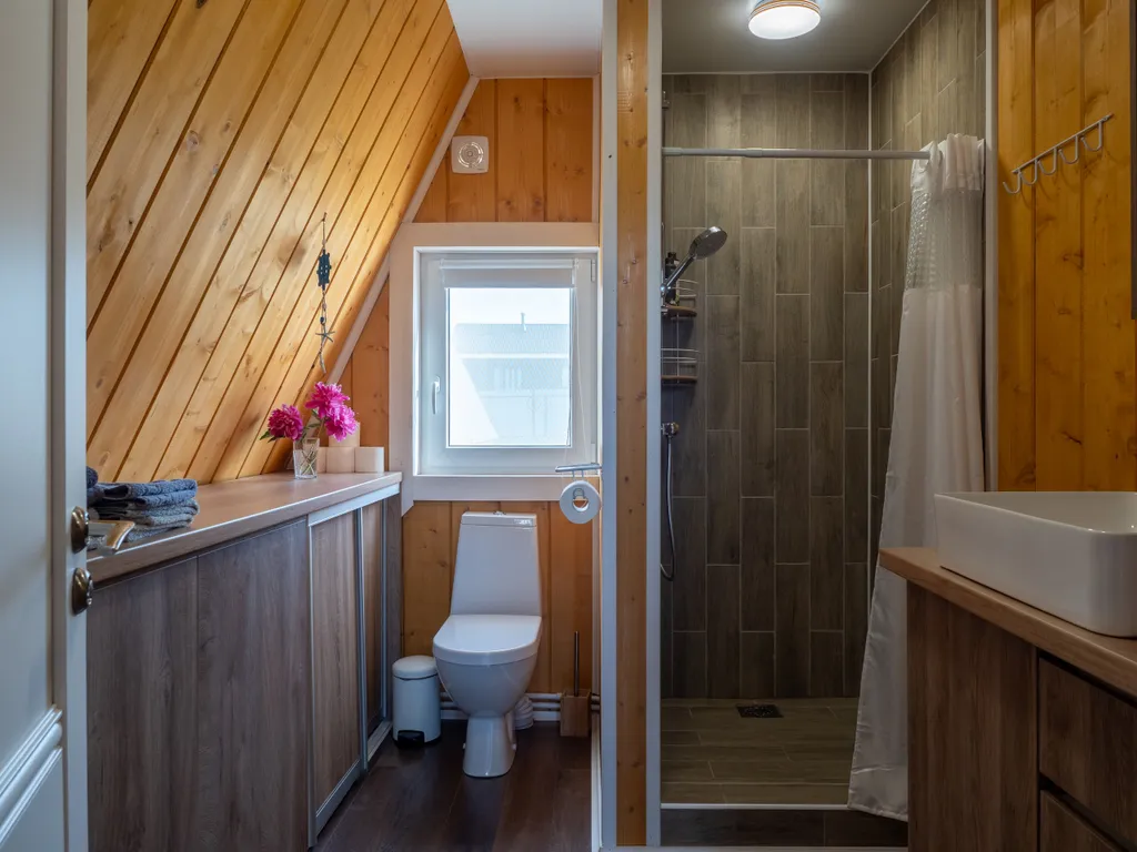 Коттедж Уютный дом у озера с банькой — Кучерово