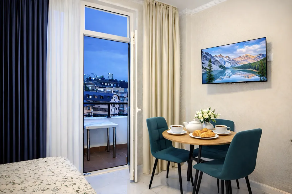 Студия с балконом и видом на море