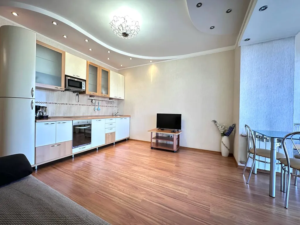 2-комнатная квартира на Молодежном рядом с Ледовой ареной