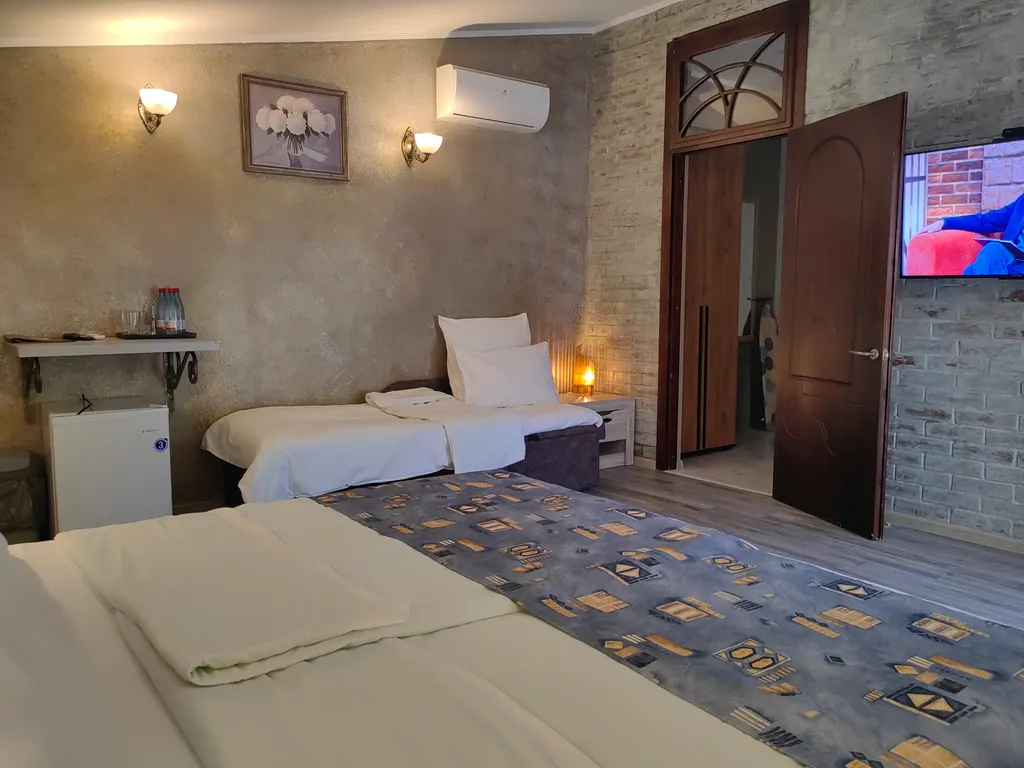 Уютный номер с видом на горы