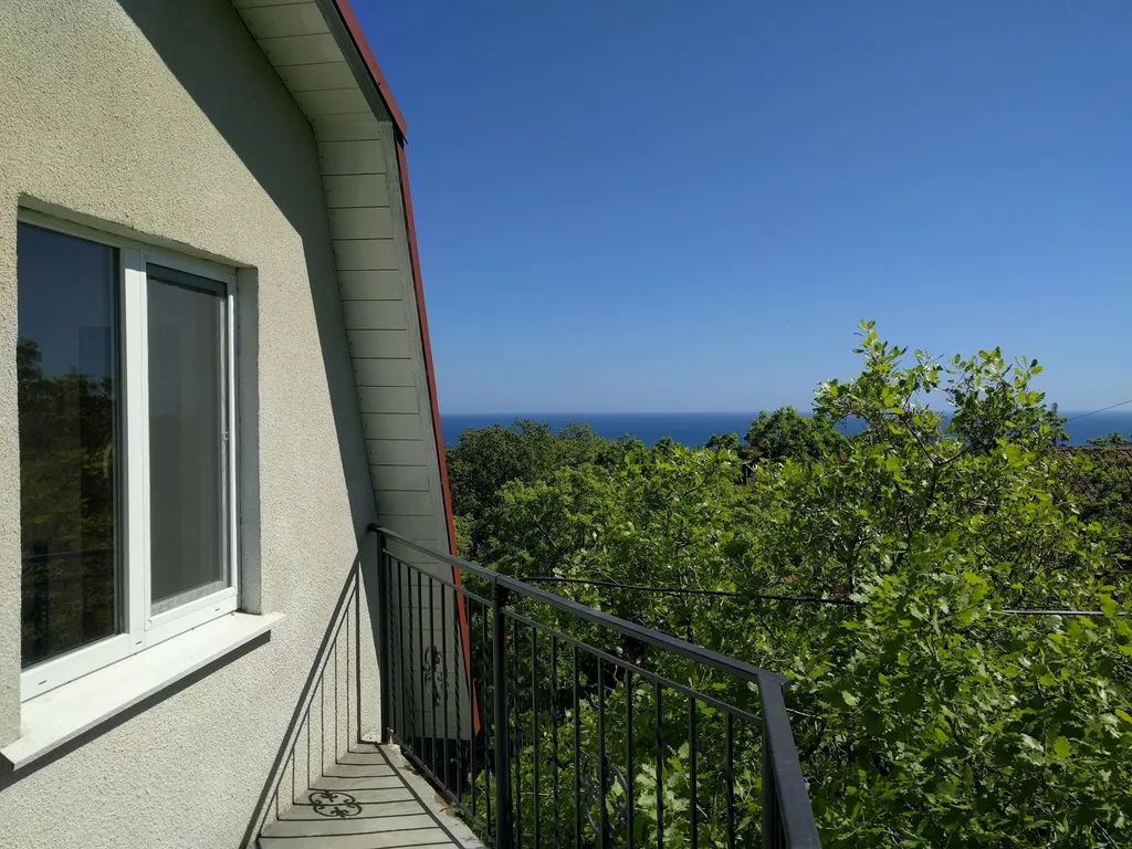 Коттедж Этаж в доме с видом на море и горы в 920 метрах от пляжа — Кацивели