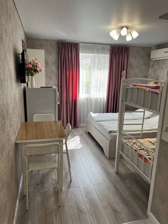 Коттедж Часть дома с отдельным входом — аренда посуточно в Небуг