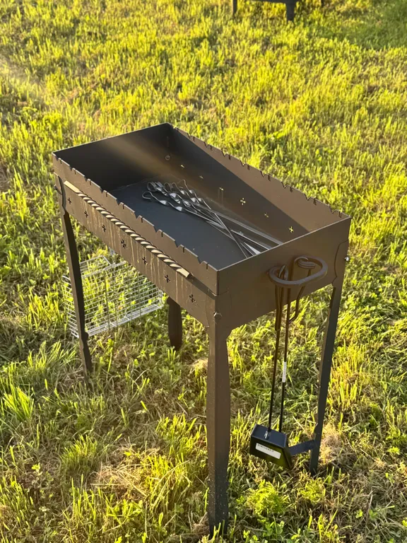 Дом Зивчала, на берегу реки Олонка