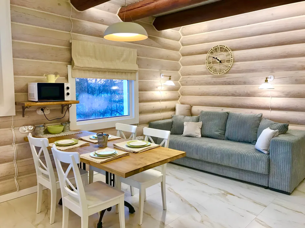 Дом на скале с видом на залив