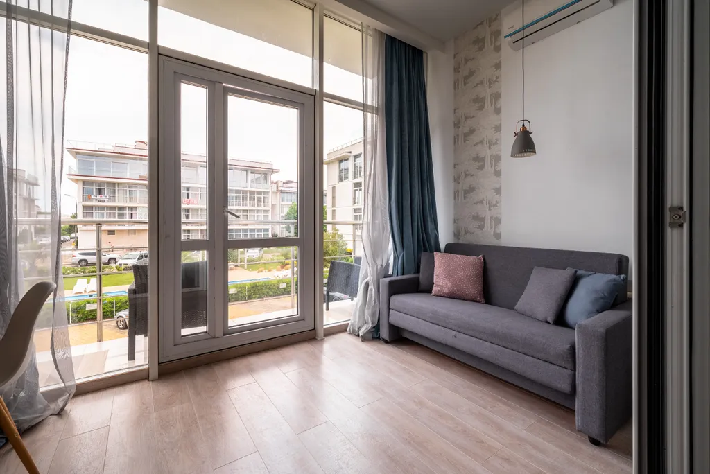 Четырехкомнатная восьмиместная квартира рядом с морем