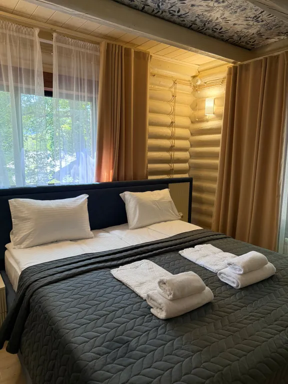 Vip дом с четырьмя спальнями и кухней