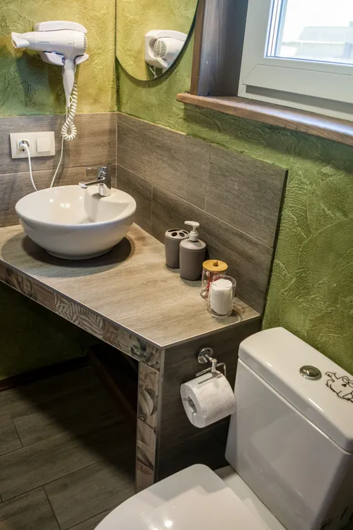 А-фрейм уютный домик у леса  с чаном