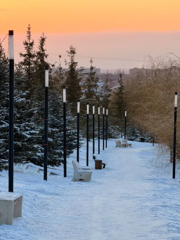 Уютная квартира с панорамными окнами и видом на озеро