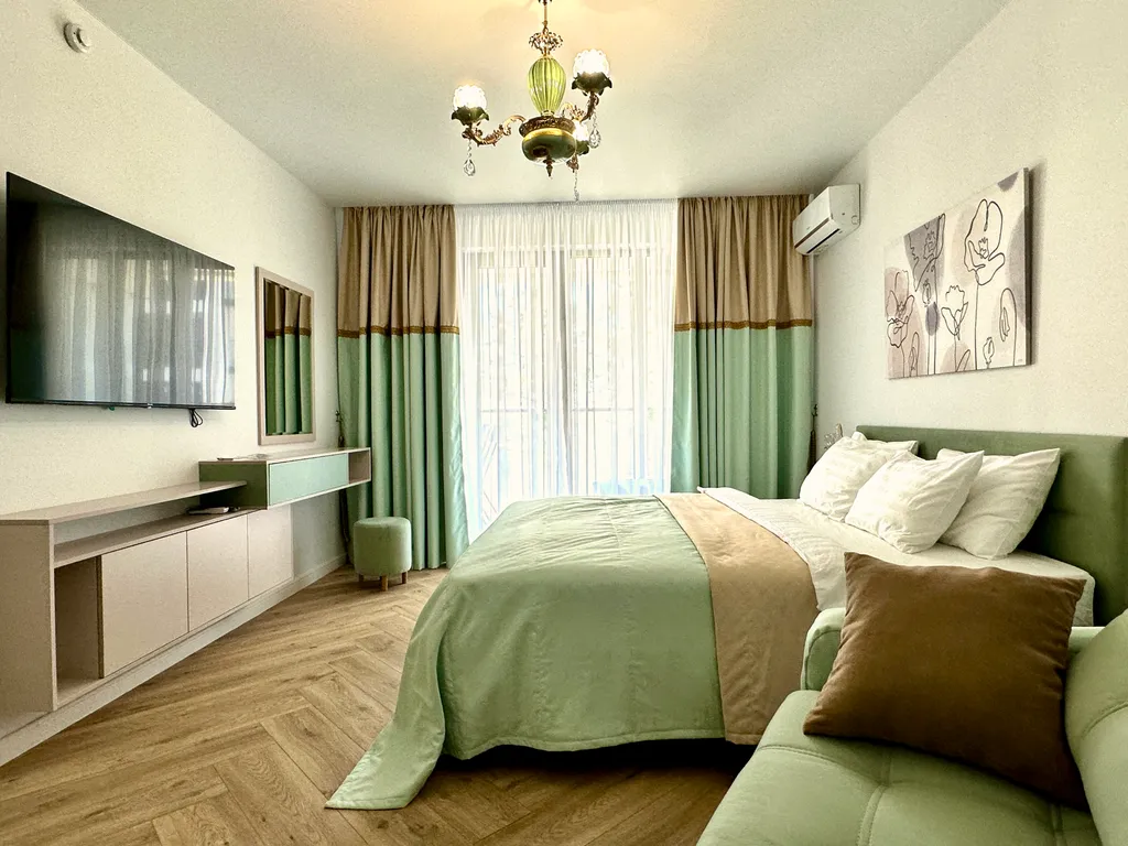 Евродвушка в клубной резиденции Европа с бассейном