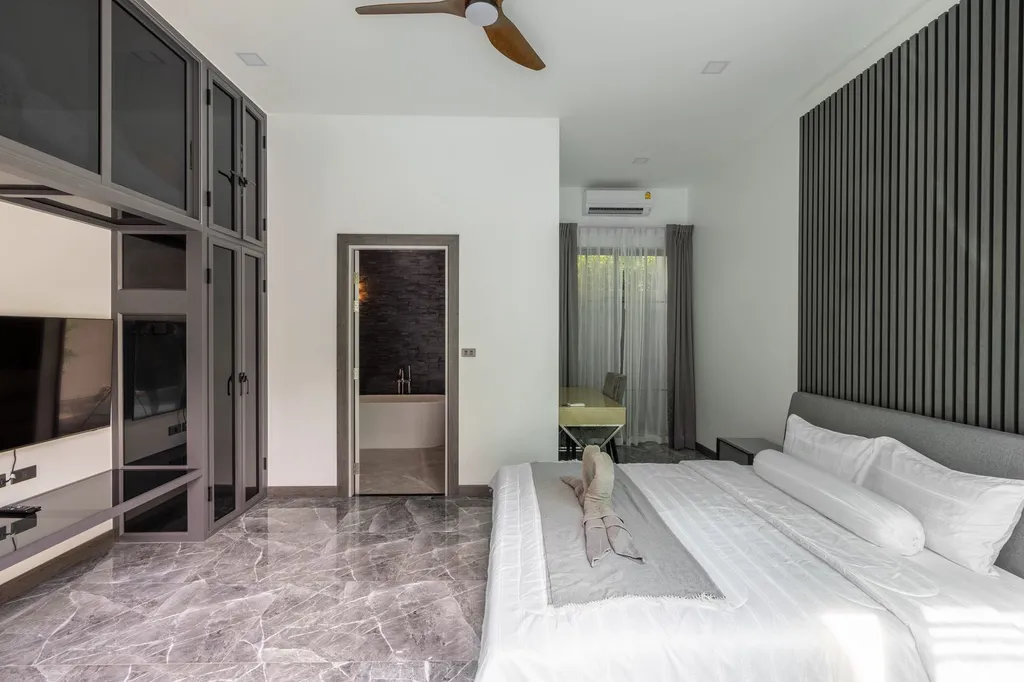 Вилла с частным бассейном в районе Най-харн