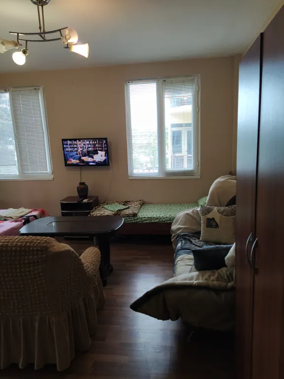 Уютная студия с балконом в центре поселка