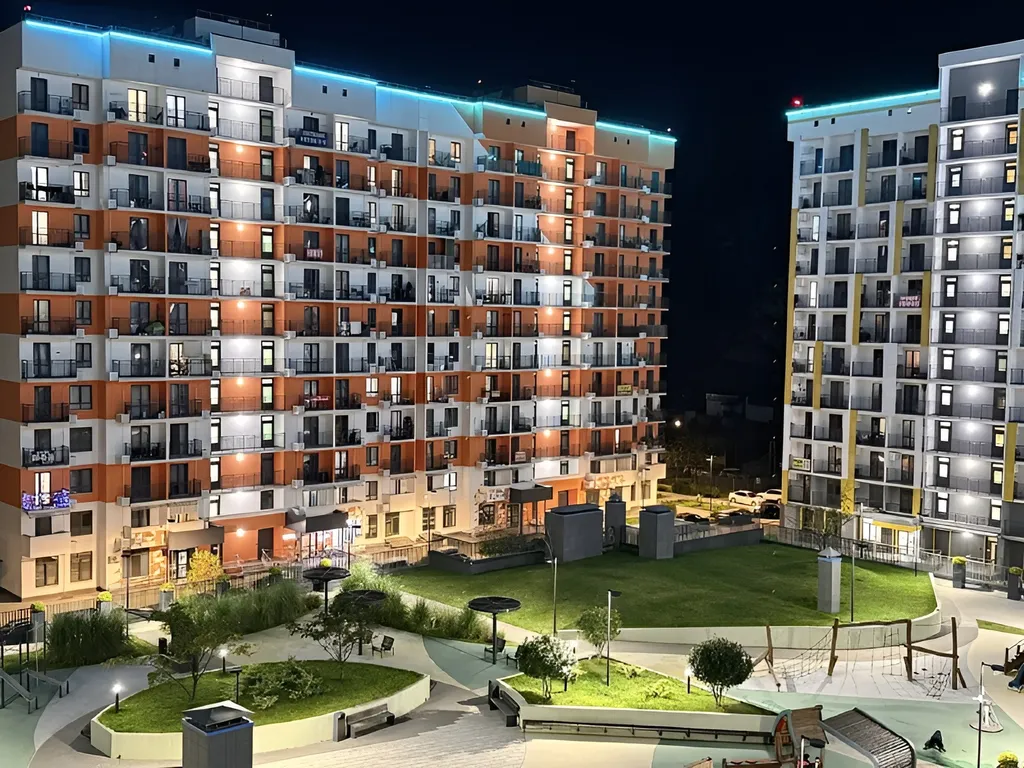 Студия с балконом и парковкой, рядом с набережной