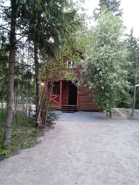 Домик у леса