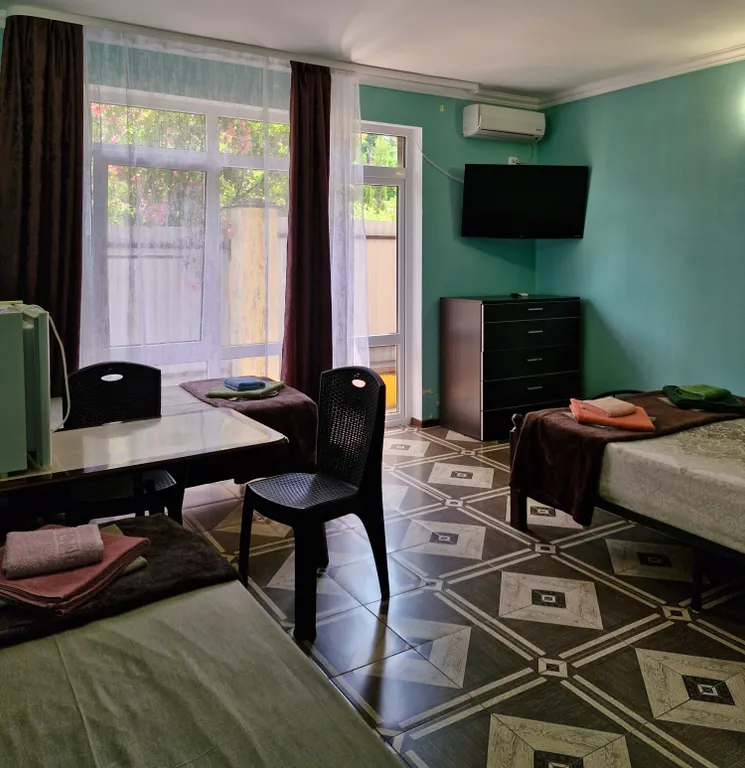 Квартира Семейная комната с отдельным выходом во двор — аренда посуточно в Архипо-Осиповка