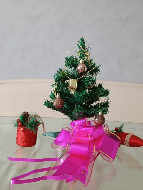 Студия у ледовой арены Трактор