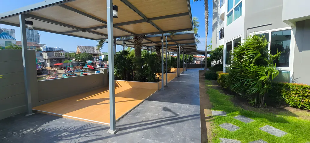 Уютная квартира для отпуска на первой линии с видом на бассейн