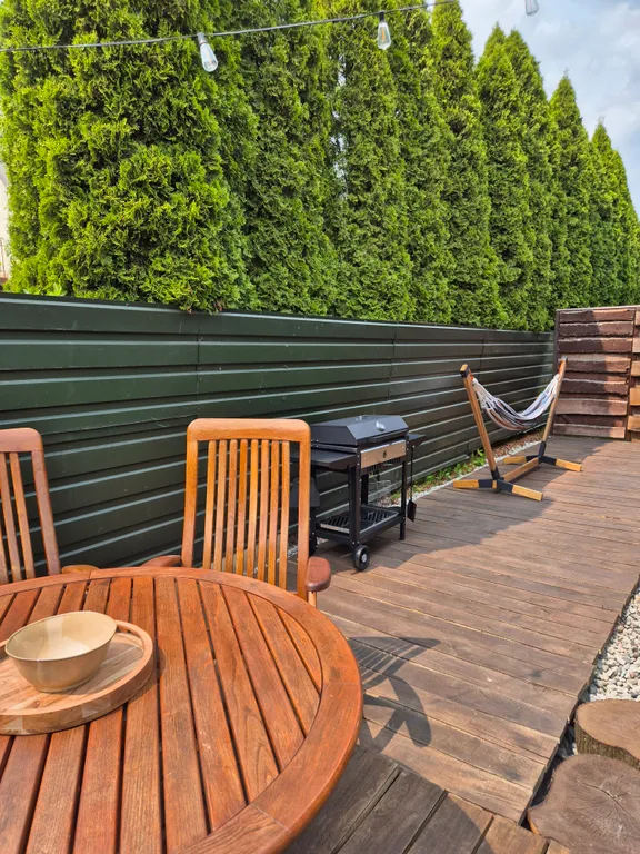 Сказочный уютный домик у моря