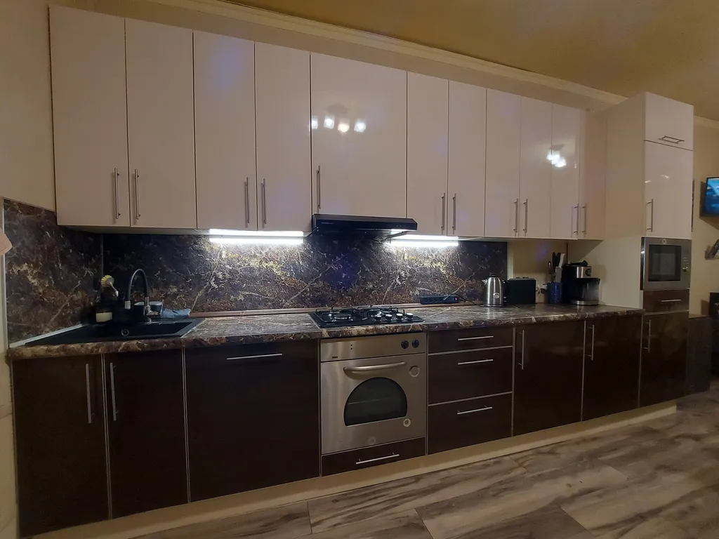 Коттедж Марианна с бильярдом, теннисом, сауной и бассейном