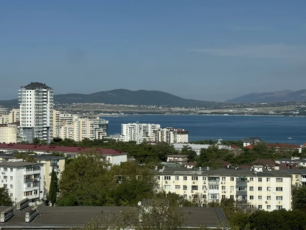 Квартира Квартира с видом на море и горы в 15 минутах до пляжа — Геленджик