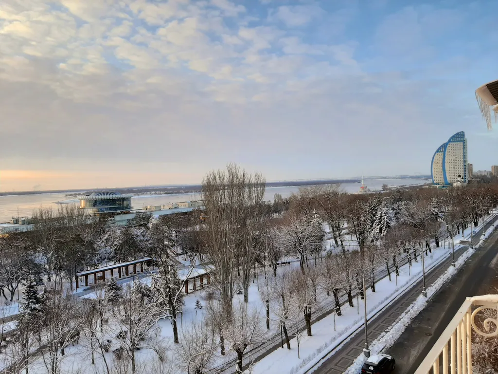 Квартира Видовая квартира с балконом над Волгой, центральной набережной и парком — Волгоград