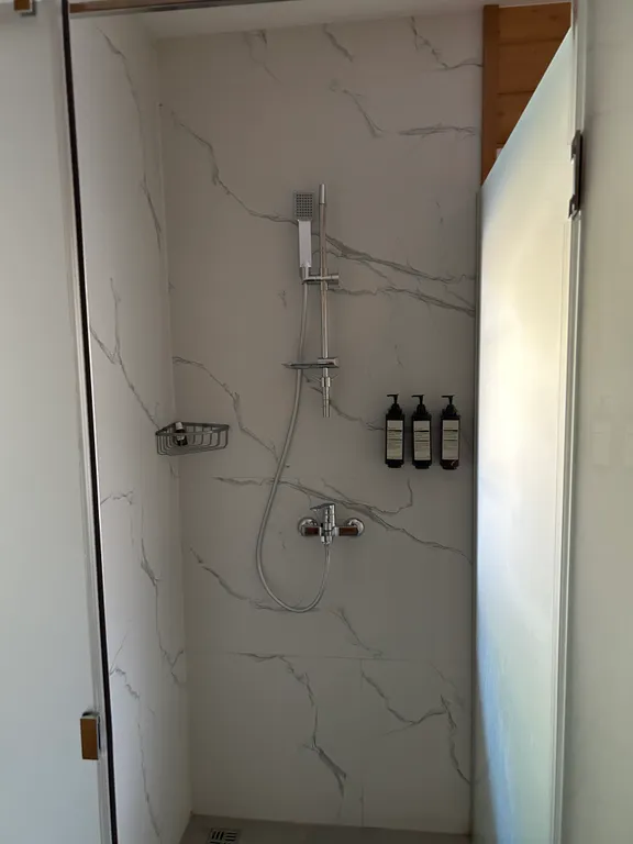 Дом в лесу с баней и видом на Волгу