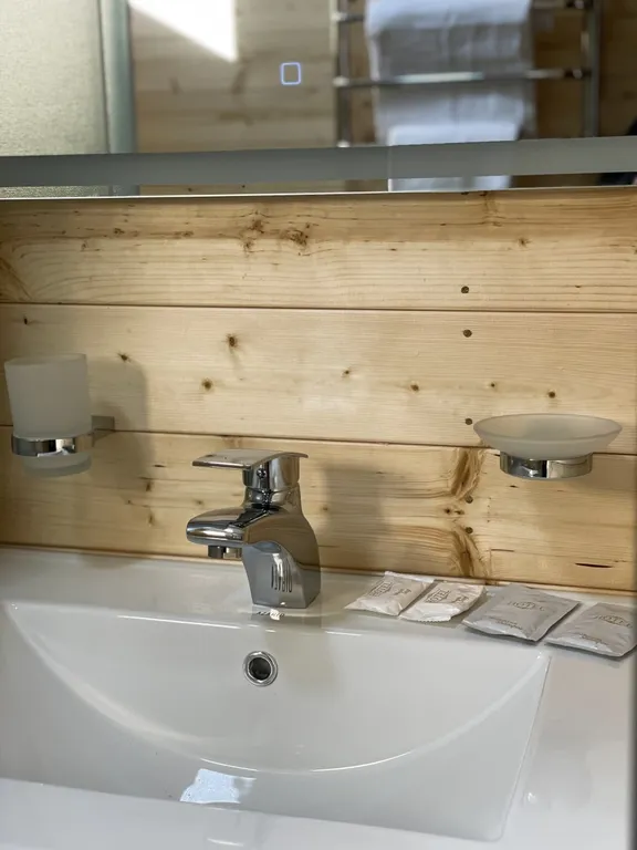 Уютный дом с кухней в центре