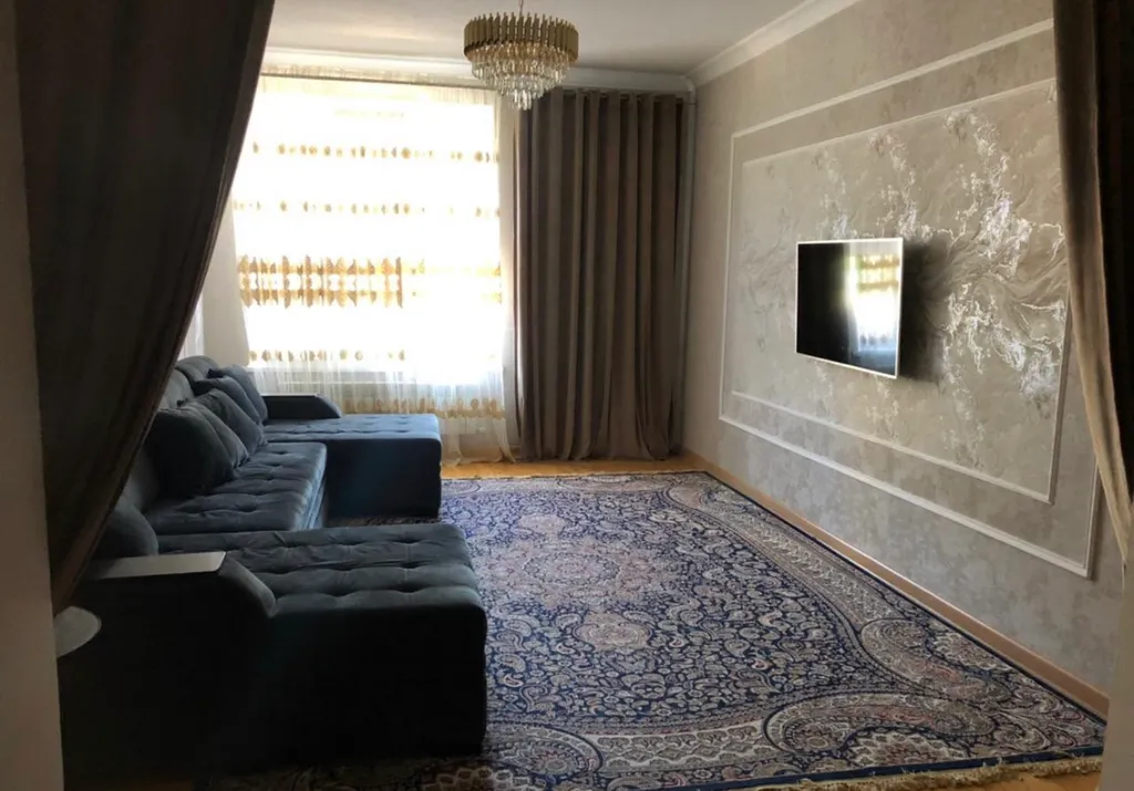 Дом и задний двор