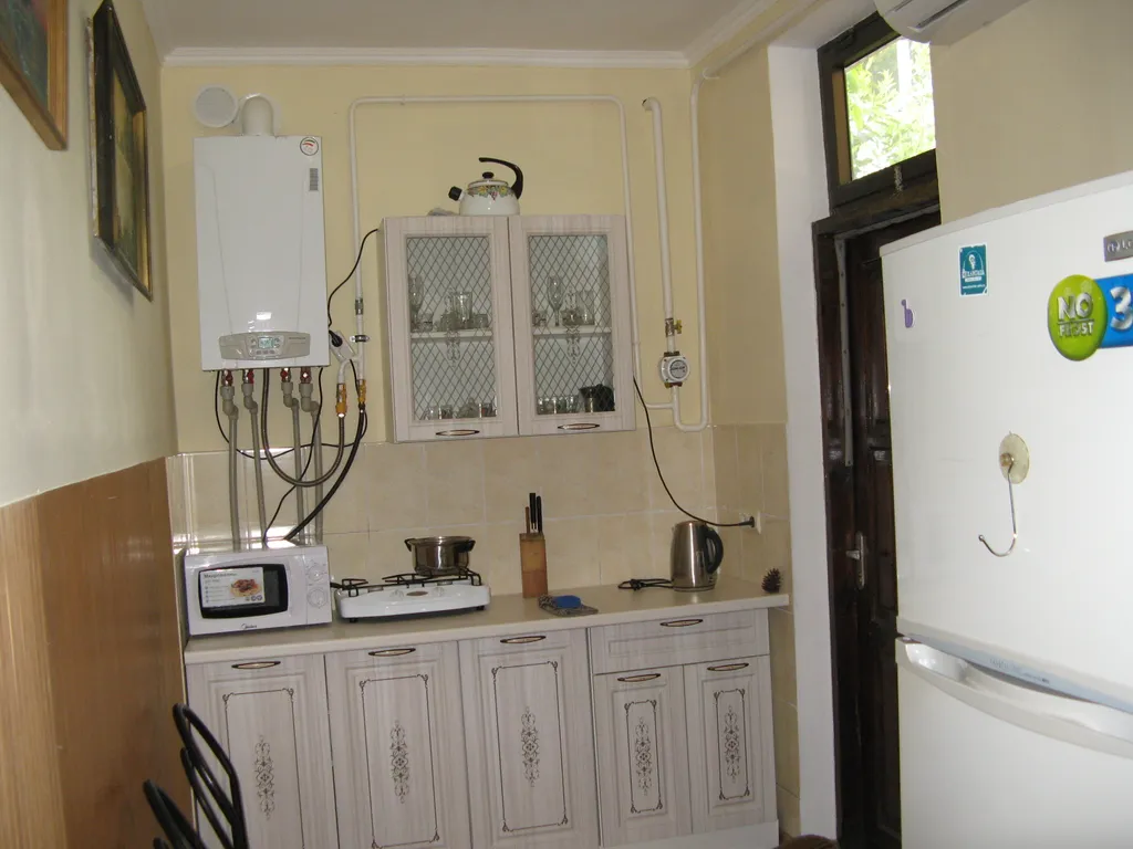 Коттедж Капитальный домик с отдельным входом в нижней части города — Ялта