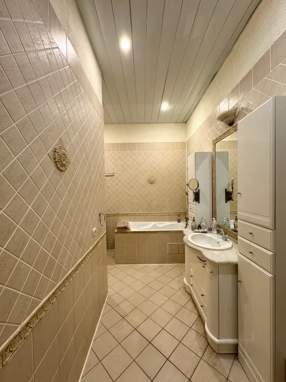 Уютная двухкомнатная арт-квартира в финском доме в центре Выборга