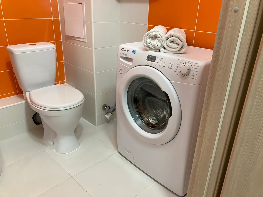 Апартаменты у метро с кухонной зоной и панорамными окнами