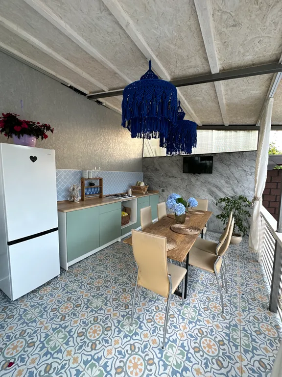 Уютный дом с бассейном и печью