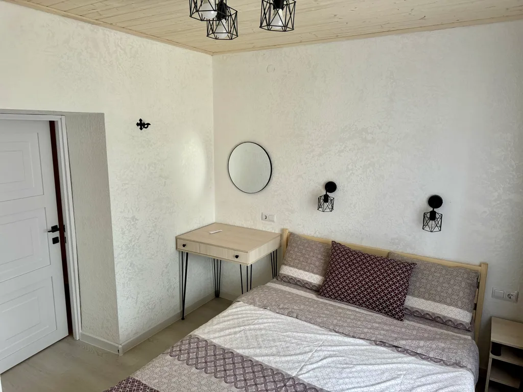 Дом с прудом у леса с хвойным оазисом в 3 км от ГЛЦ Абзаково до 8 гос.