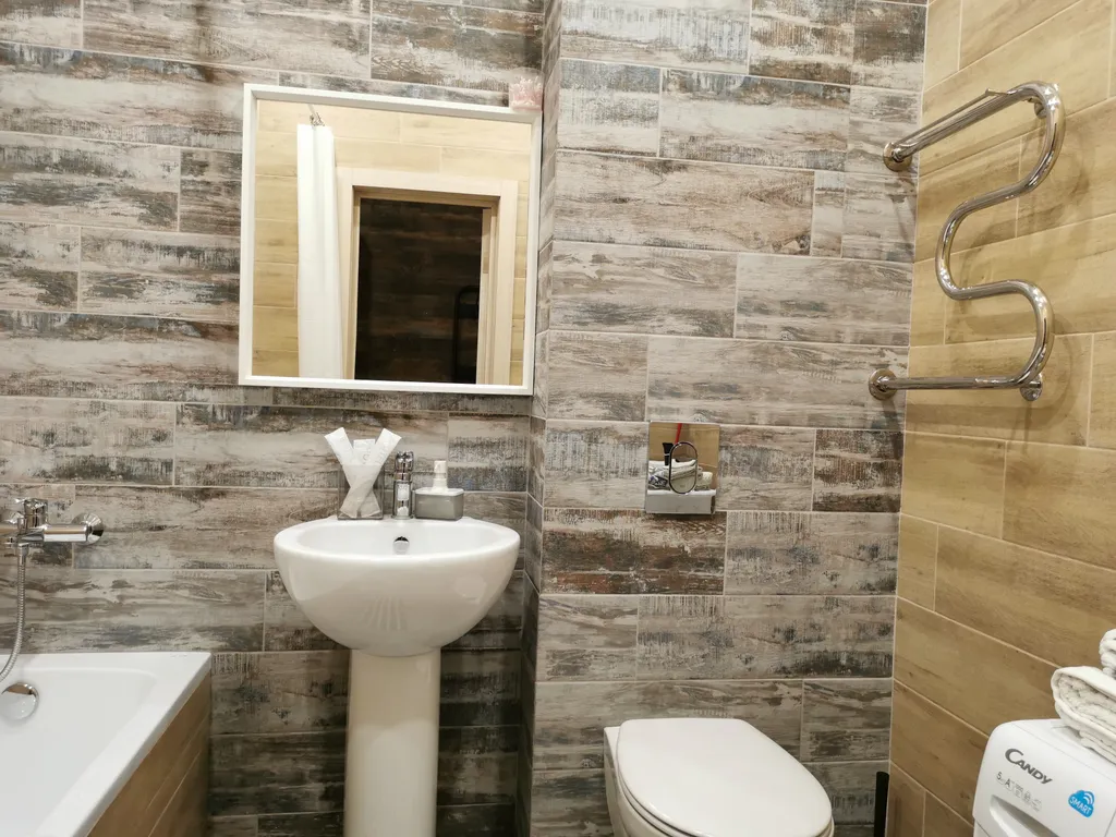 Квартира в люкс доме с парковкой в 10 минутах пешком от площади Ленина