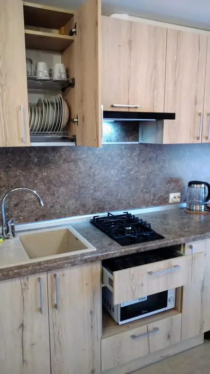 Квартира Квартира Уютная студия с видом на ж/д вокзал Адлер — Адлер