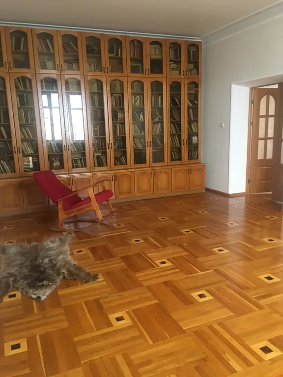 Большой уютный загородный дом с садом