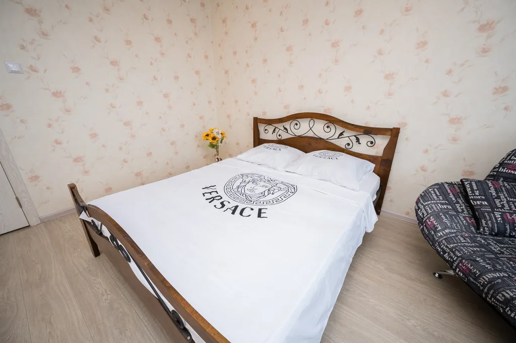 Уютная квартира около гостиницы Виктория — аренда посуточно в Челябинск