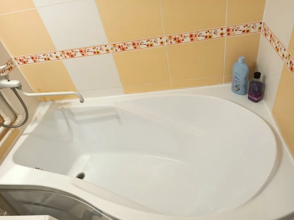 Уютная студия в парковом с панорамным балконом и свежим ремонтом