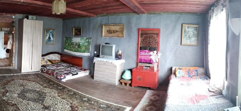 Деревенский дом с видом на озеро