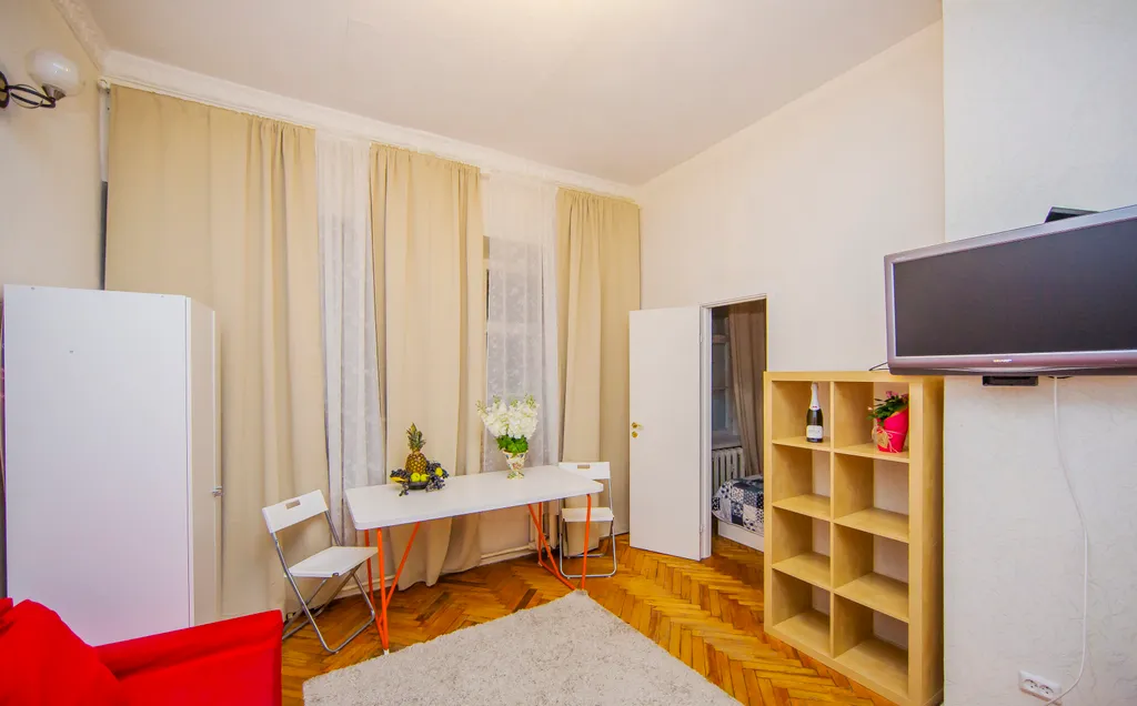 Квартира Квартира Two steps to the Hermitage 4BR Apartment — Санкт-Петербург