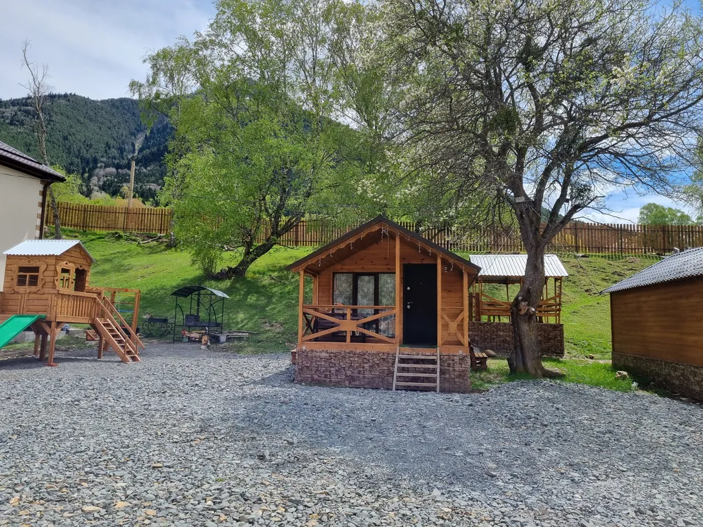 Уютный коттедж в хвойном лесу