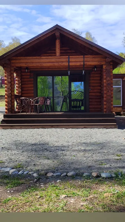 Уютный домик с видом на горы