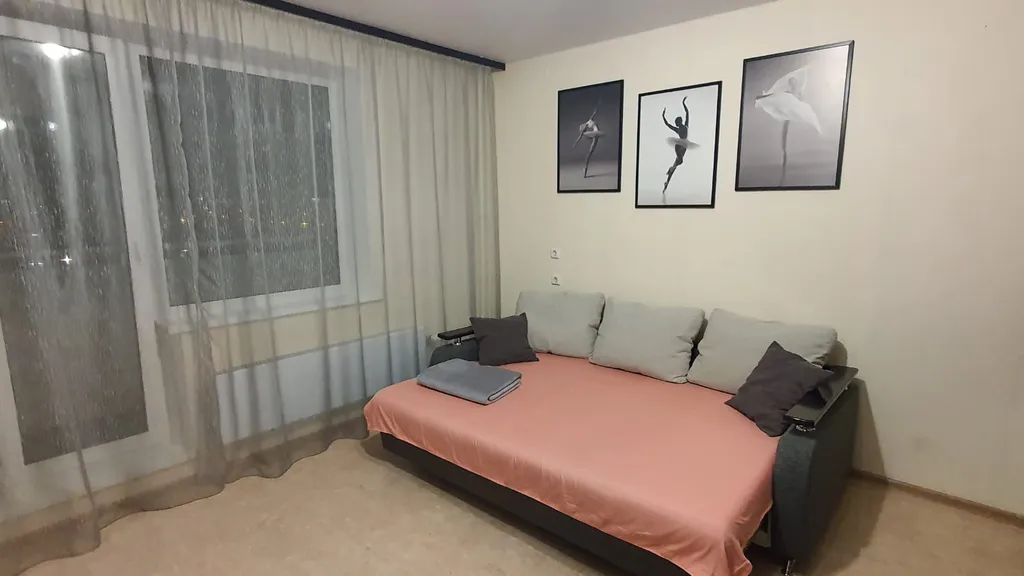 Квартира Красивая студия рядом с ТРК Алмаз — аренда посуточно в Челябинск