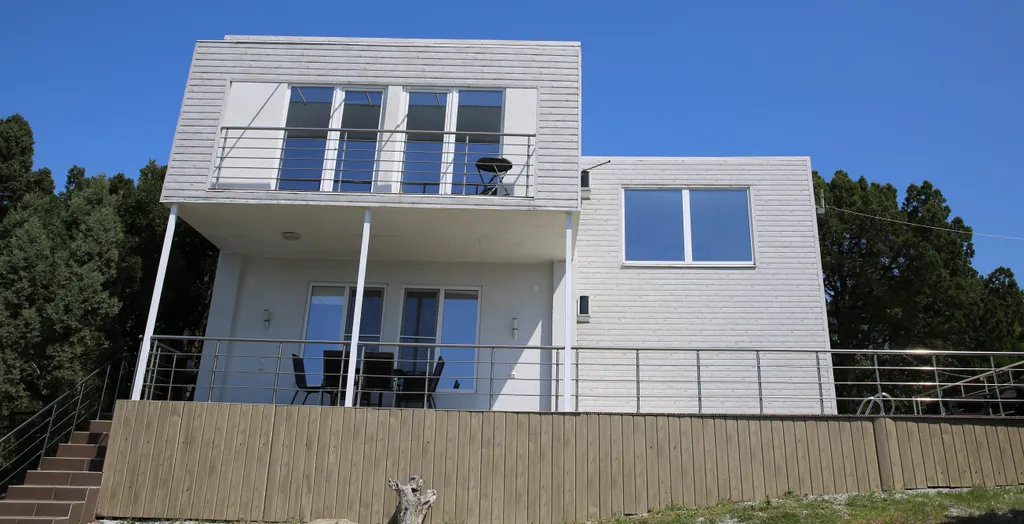 Коттедж для семьи с видом на море и собственным бассейном — аренда посуточно в Кабардинка