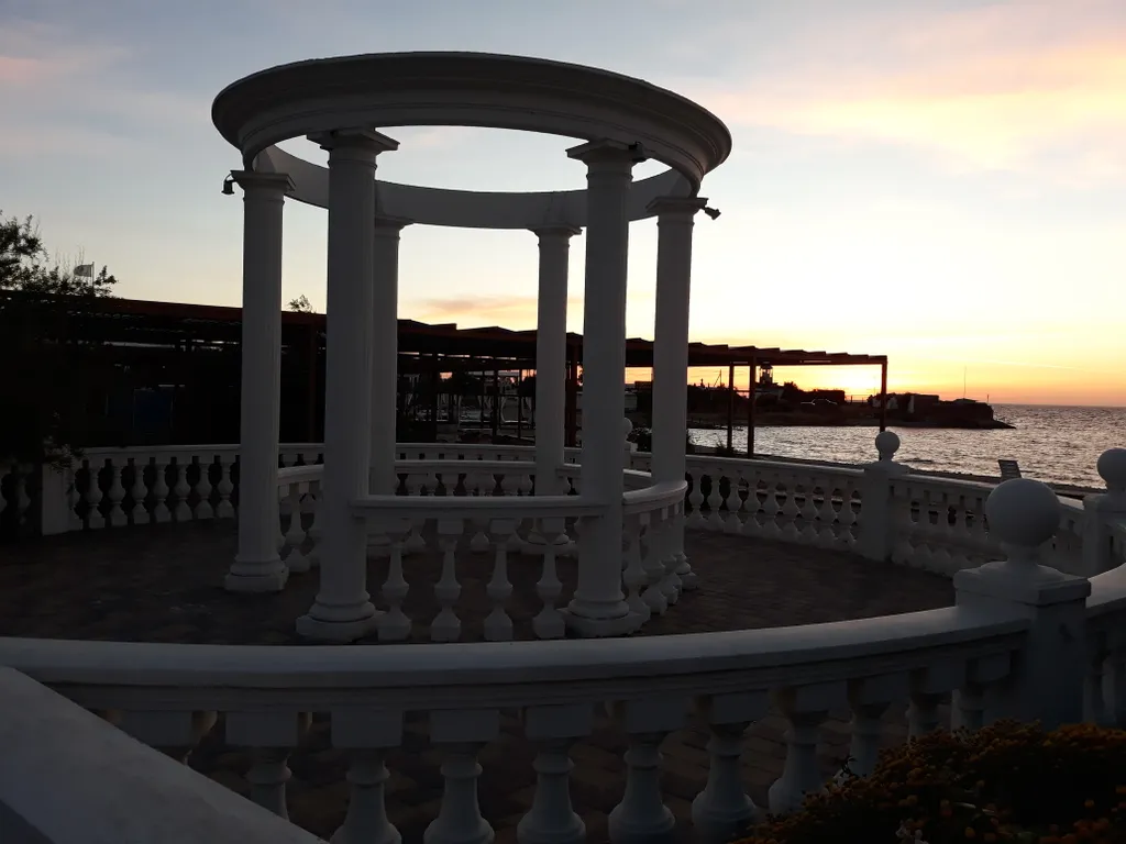 Квартира Очень красивая квартира с великолепным видом на море и парк — Севастополь