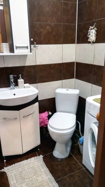 Коттедж Небольшой двухэтажный домик в центре города — Евпатория