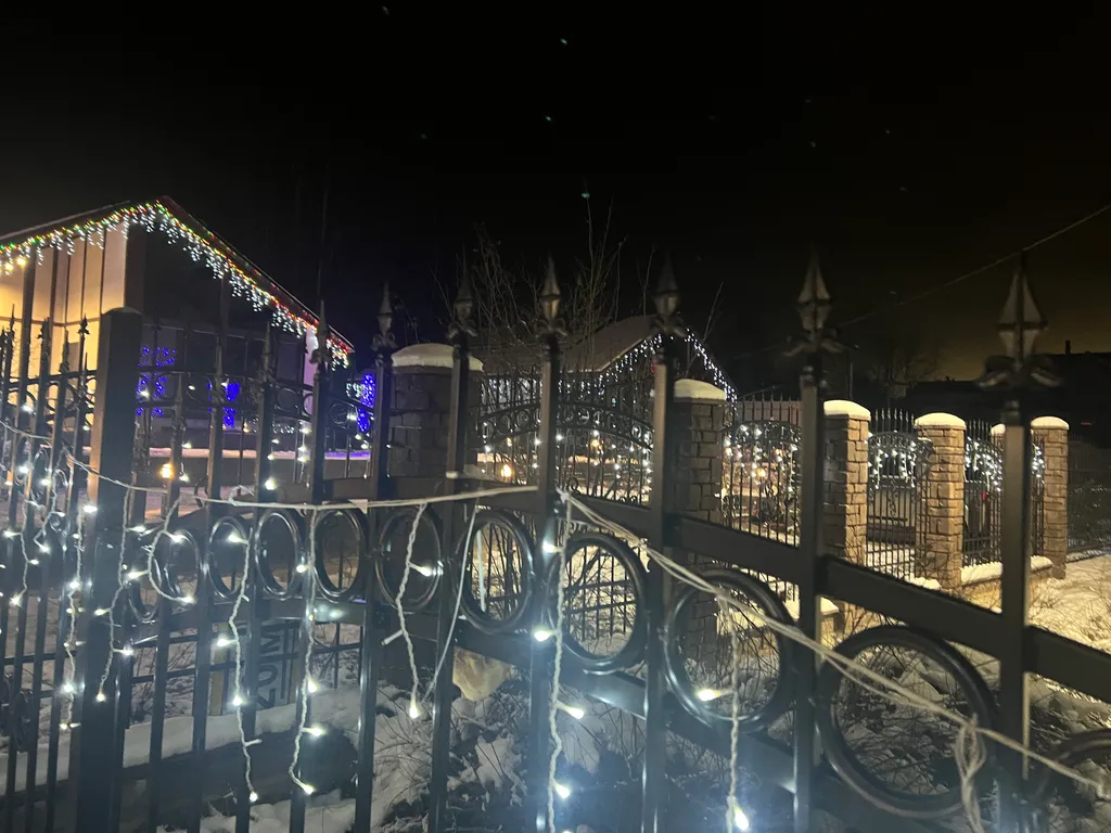 Уютный дом у леса