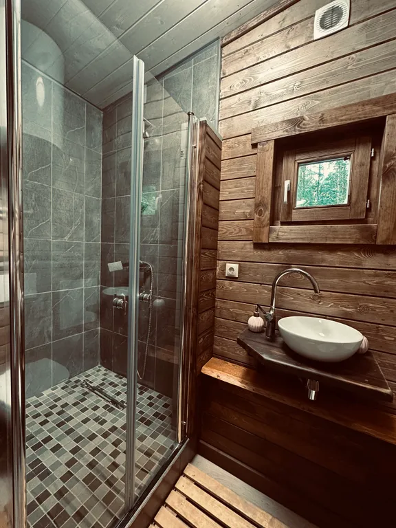 Гостевой дом для 2-4 человек с крытой террасой и мангалом