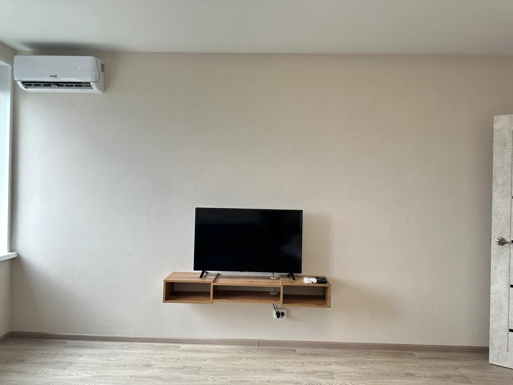 Современная однокомнатная квартира с видом на море